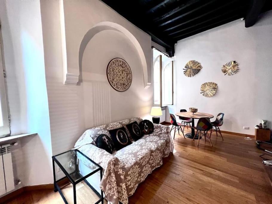 Apartment Campo De' Fiori Loft The Angeli's *